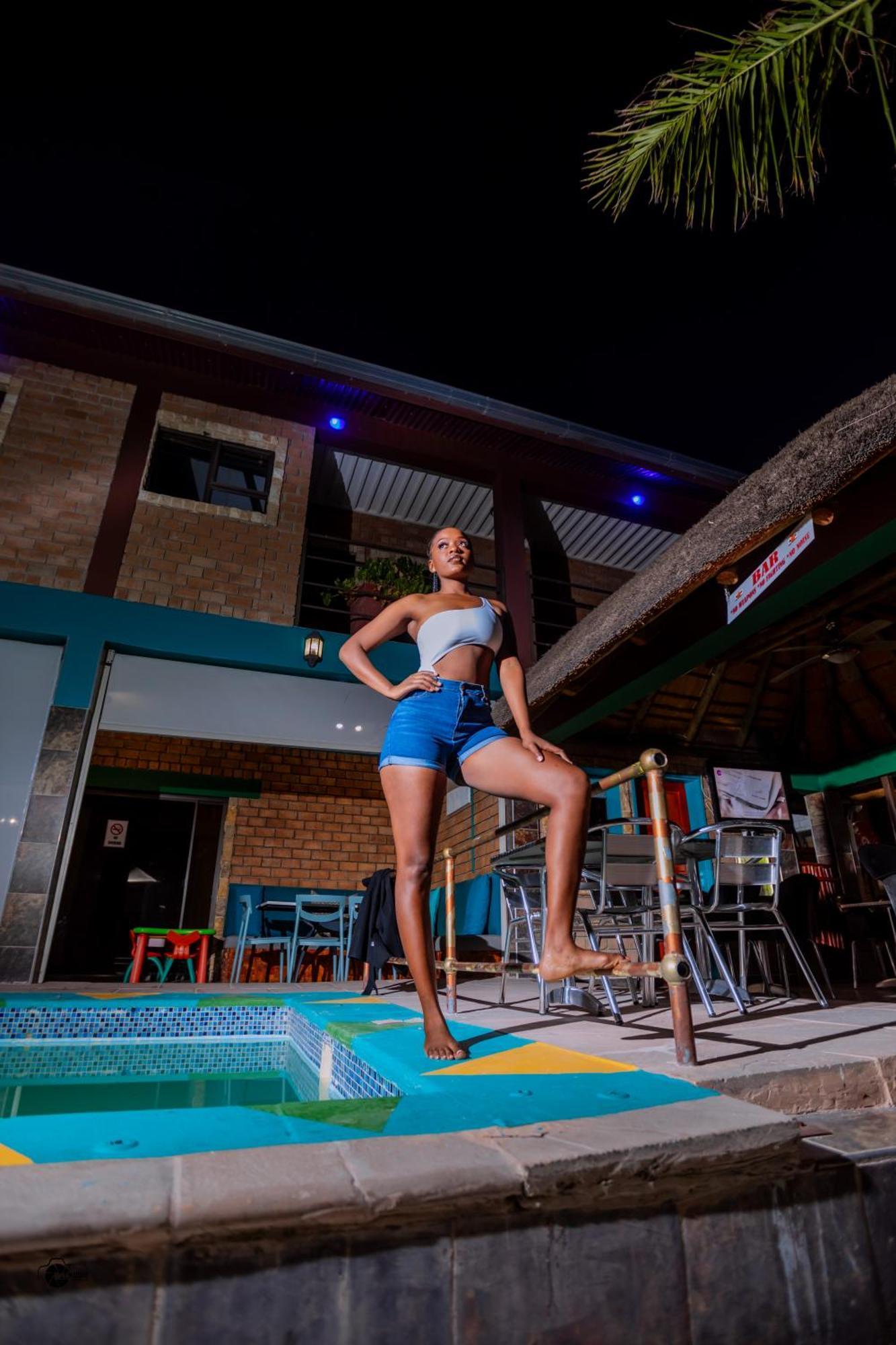 Road House Guest House Omuthiya Esterno foto